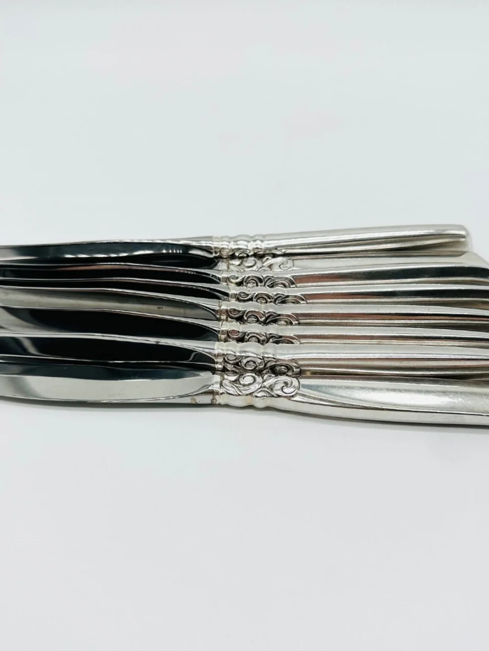 Vintage Oneida Community South Seas Dinner Knife Silver-Plate Flatware Set of 8